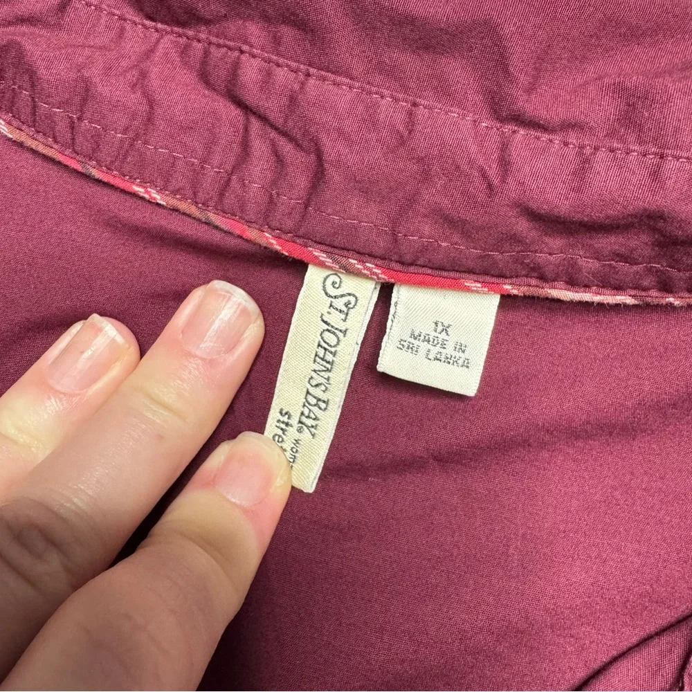 St. John’s Bay Burgundy Button Down Blouse 1X Stretch Roll Tab Top